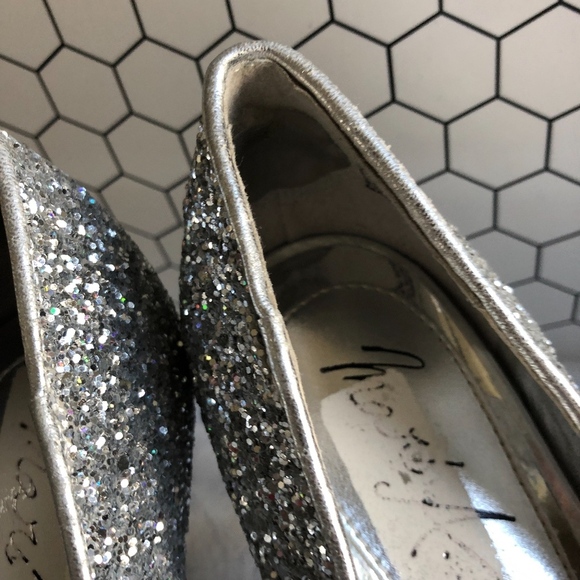 Silver Glitter Pointy Toe Glitter Heels 8 - Picture 6 of 8